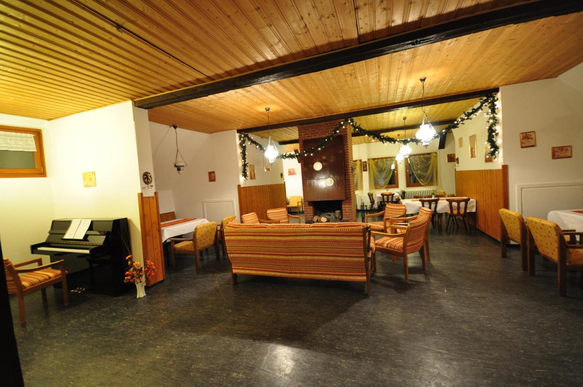 Hotel & Hostel Drei Baeren Altenau  Buitenkant foto